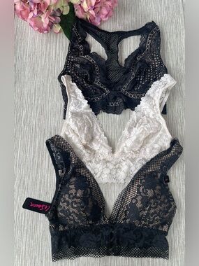 3 La Senza Lace Bralettes in Black and Cream - Women  Intimates  Size Small
